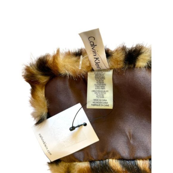 Calvin Kline Women's Winter Faux Fur Leopard Print Pull Through Collar - Picture 3 of 7